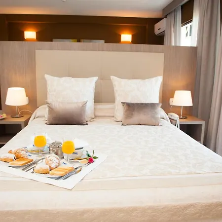 Отель Playas De Торевьиа